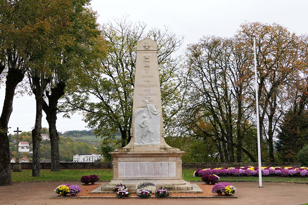 commemoration monument montbard