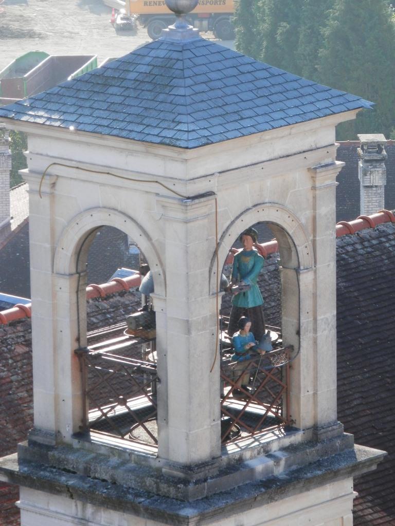 Campanile hôtel de ville montbard